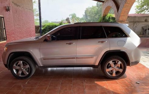 Quiero vender cuanto antes posible un Jeep Grand Cherokee 2012