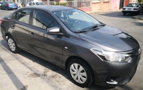 Toyota Yaris Automático
