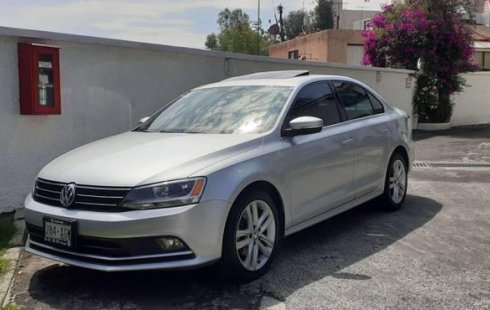 Quiero vender un Volkswagen Jetta en buena condicción