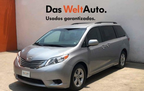 Vendo un Toyota Sienna por cuestiones económicas