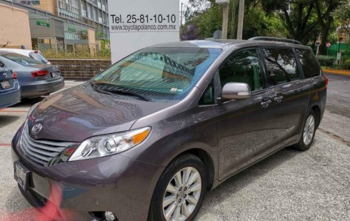 Toyota Sienna 2013
