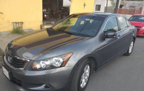 Pongo a la venta cuanto antes posible un Honda Accord en excelente condicción