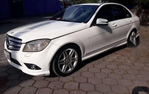 Se vende un mercedes benz c-300 de segunda mano