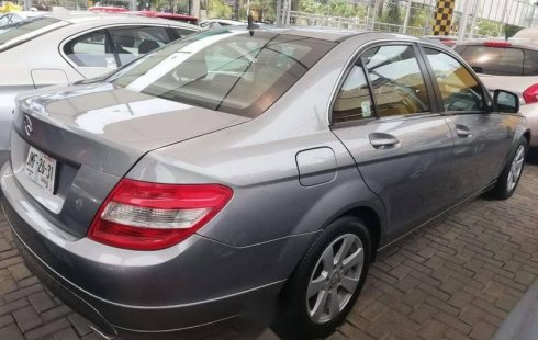 Un carro Mercedes-Benz Clase C 2009 en Zapopan