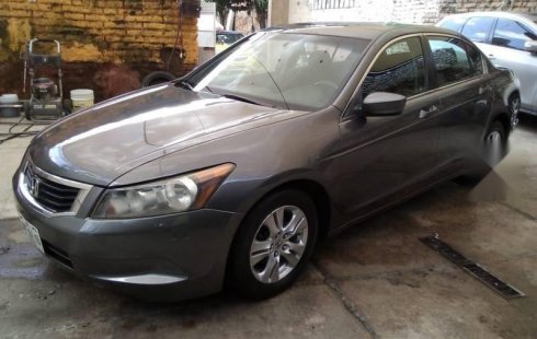 Pongo a la venta cuanto antes posible un Honda Accord que tiene todos los documentos necesarios