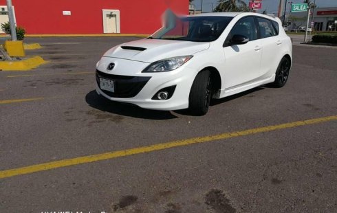 Un carro Mazda 3 2013 en Veracruz