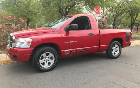 Dodge RAM 2500 Automatica con clima tomo a cuenta cambio