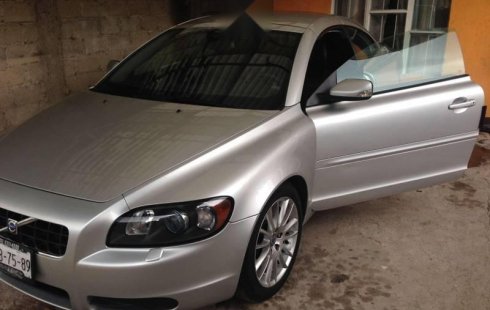 Tengo que vender mi querido Volvo C70 2007 en muy buena condición