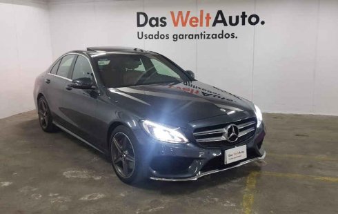 Un Mercedes-Benz Clase C 2017 impecable te está esperando