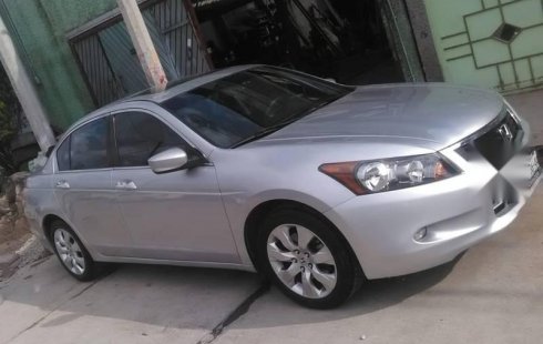 Coche impecable Honda Accord con precio asequible