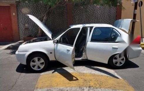 Pongo a la venta cuanto antes posible un Ford Ikon en excelente condicción a un precio increíblemente barato