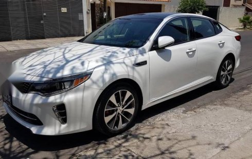 Quiero vender un Kia Optima en buena condicción