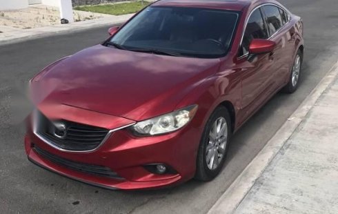 Carro Mazda 6 2014 de único propietario en buen estado