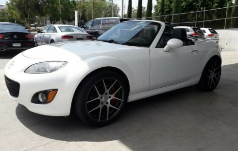 Me veo obligado vender mi carro Mazda MX-5 2012 por cuestiones económicas