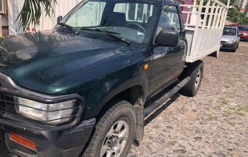 Coche impecable Toyota Hilux con precio asequible