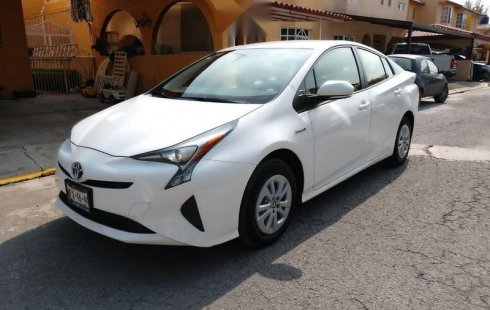 Un carro Toyota Prius 2018 en Venustiano Carranza