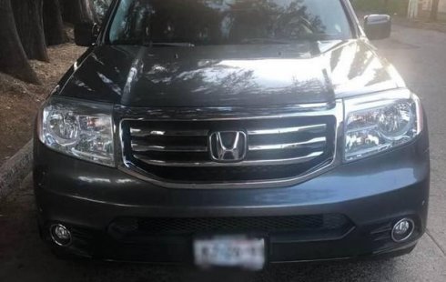 Carro Honda Pilot 2013 de único propietario en buen estado