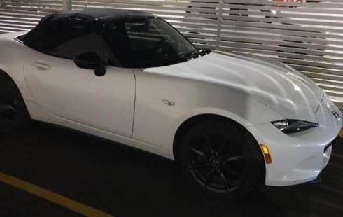 Vendo un carro Mazda MX-5 2016 excelente, llámama para verlo