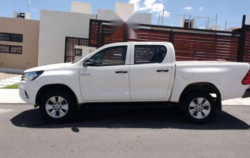 Vendo un Toyota Hilux por cuestiones económicas