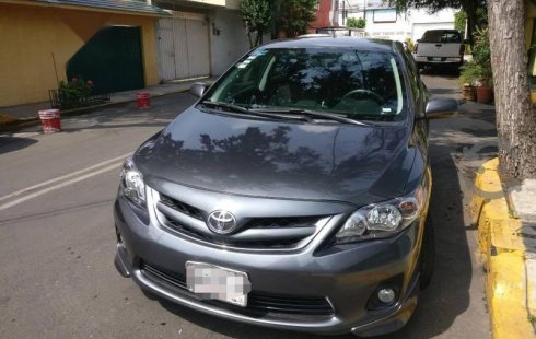 Quiero vender un Toyota Corolla en buena condicción