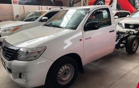 Coche impecable Toyota Hilux con precio asequible