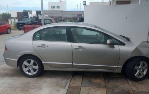 Coche impecable Honda Civic con precio asequible