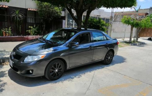 Un carro Toyota Corolla 2010 en Zapopan