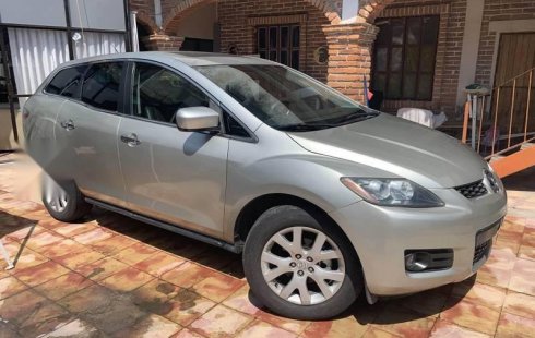 Carro Mazda CX-7 2008 de único propietario en buen estado