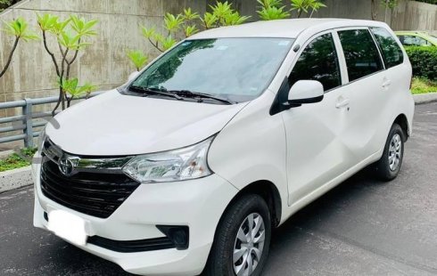 Carro Toyota Avanza 2018 de único propietario en buen estado