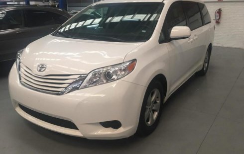 Urge!! Vendo excelente Toyota Sienna 2017 Automático en en Miguel Hidalgo