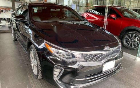 Un Kia Optima 2018 impecable te está esperando