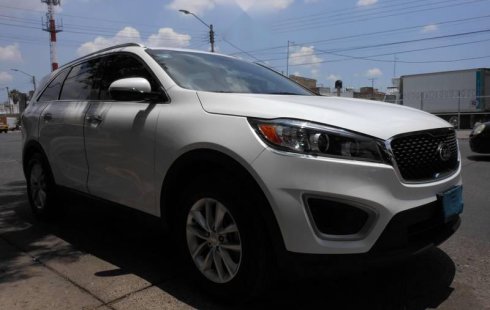Un Kia Sorento 2018 impecable te está esperando