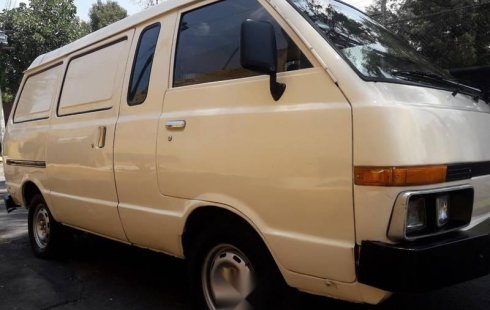 Un carro Nissan Ichi van 1992 en Tlalpan