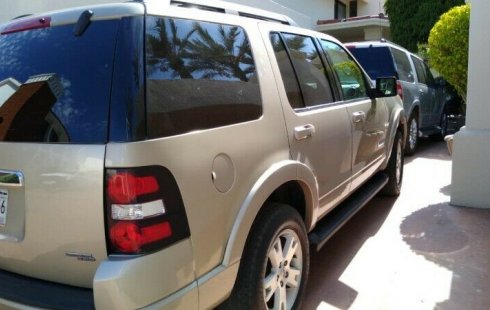 Un Ford Explorer 2007 impecable te está esperando