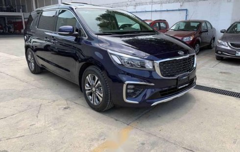Un carro Kia Sedona 2019 en Tlalnepantla de Baz