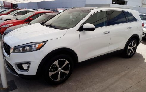 Quiero vender inmediatamente mi auto Kia Sorento 2018 muy bien cuidado