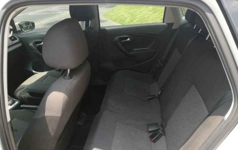 Pongo a la venta cuanto antes posible un Volkswagen Polo que tiene todos los documentos necesarios