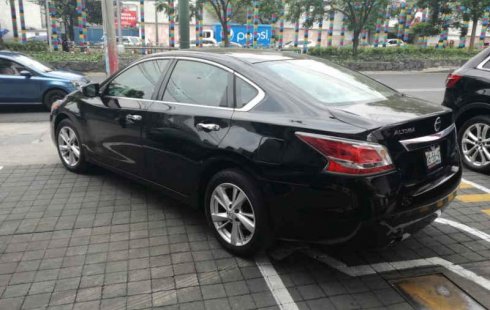 Vendo un Nissan Altima impecable