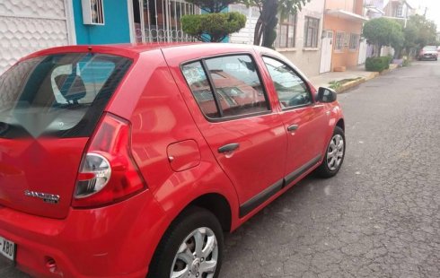 Coche impecable Renault Sandero con precio asequible