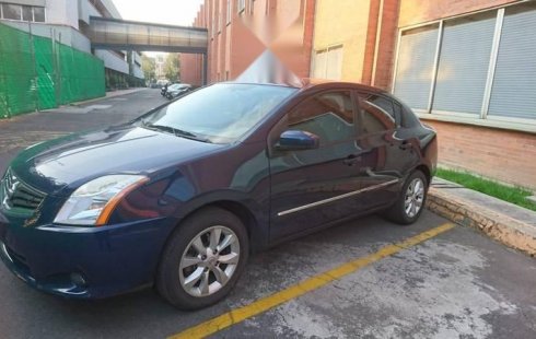 Carro Nissan Sentra 2010 de único propietario en buen estado
