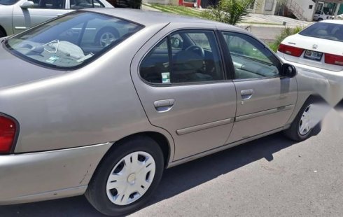 Urge!! En venta carro Nissan Altima 2000 de único propietario en excelente estado