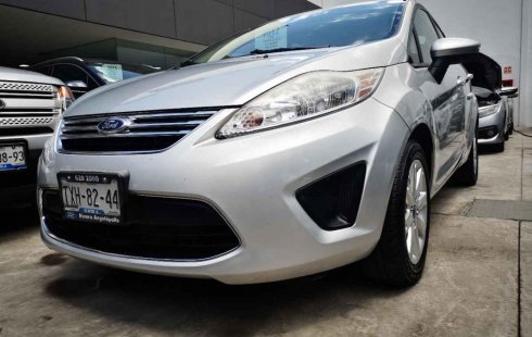 Pongo a la venta cuanto antes posible un Ford Fiesta que tiene todos los documentos necesarios