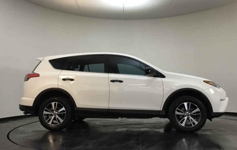 Un carro Toyota RAV4 2016 en Lerma