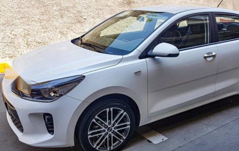 Quiero vender un Kia Rio en buena condicción