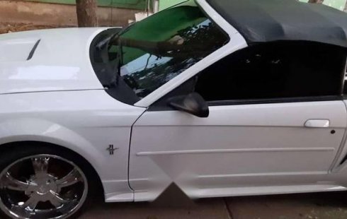 Auto usado Ford Mustang 2000 a un precio increíblemente barato