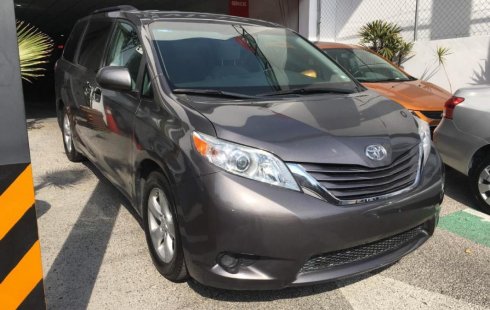 Urge!! Vendo excelente Toyota Sienna 2017 Automático en en Miguel Hidalgo