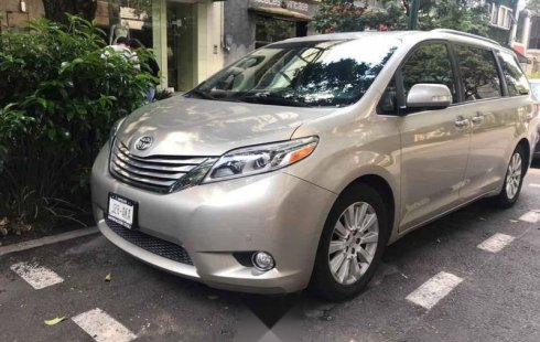Precio de Toyota Sienna 2016