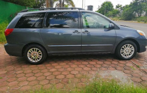 Vendo un Toyota Sienna en exelente estado