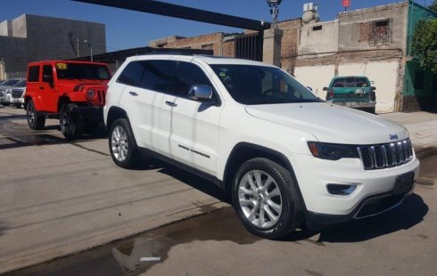 Tengo que vender mi querido Jeep Grand Cherokee 2017 en muy buena condición