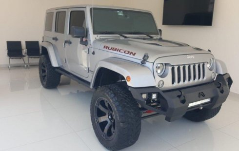 Pongo a la venta cuanto antes posible un Jeep Wrangler que tiene todos los documentos necesarios